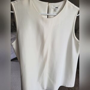 Uniqlo sleeveless crepe top